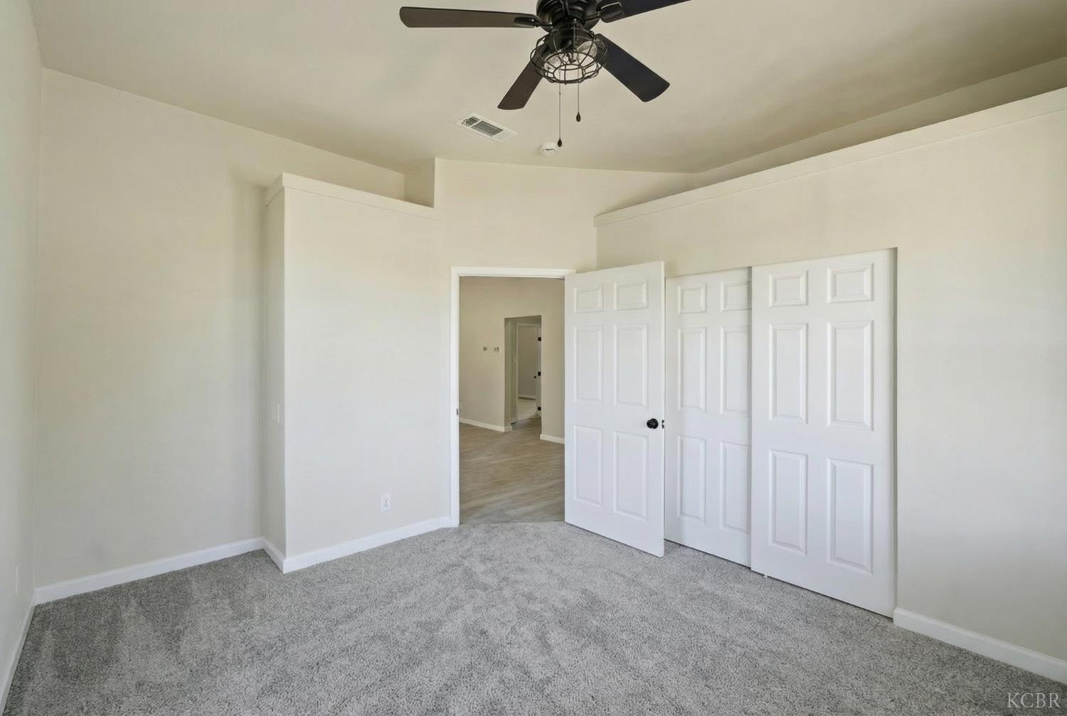 121 E Elm St E, Hanford, CA 93230