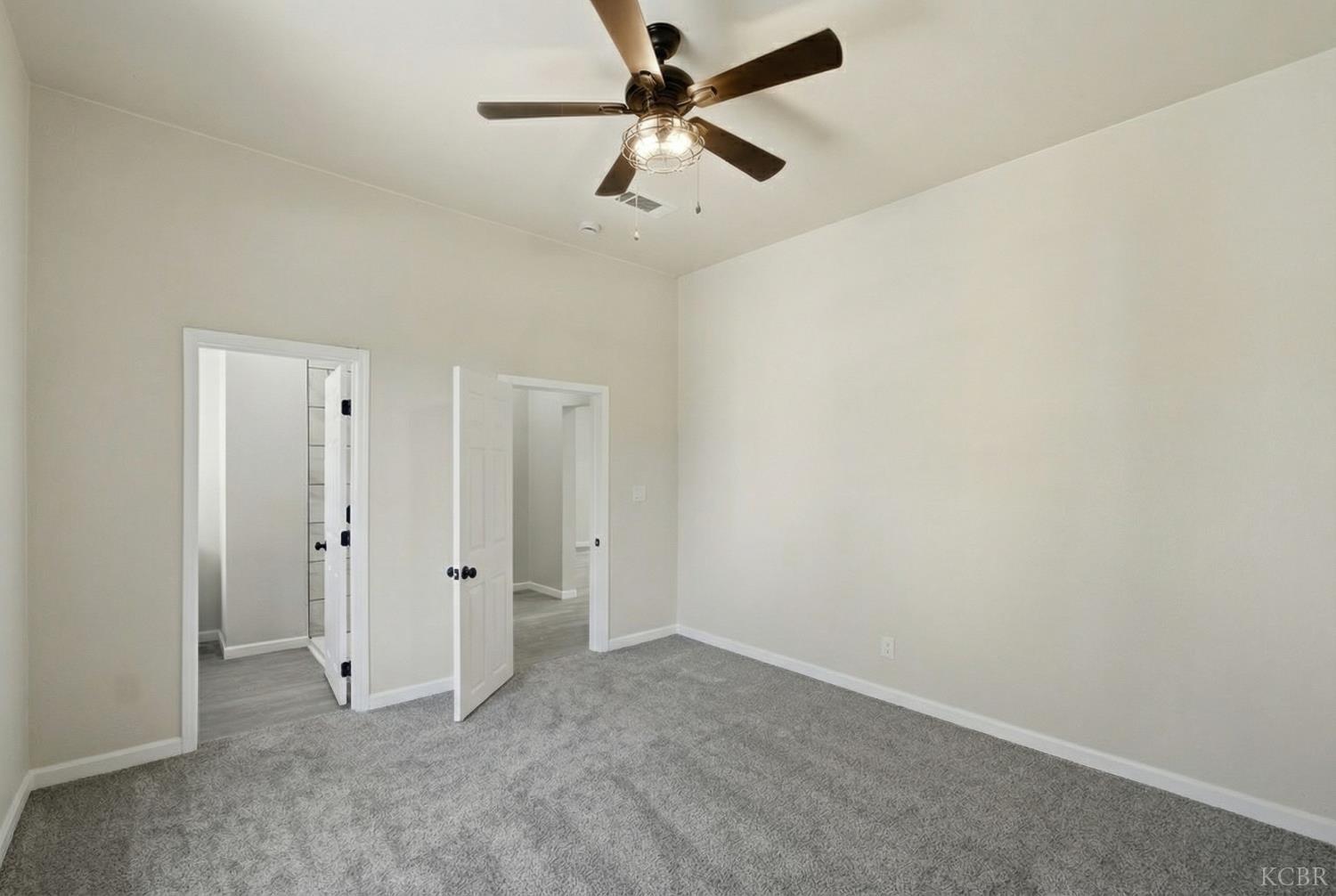 121 E Elm St E, Hanford, CA 93230
