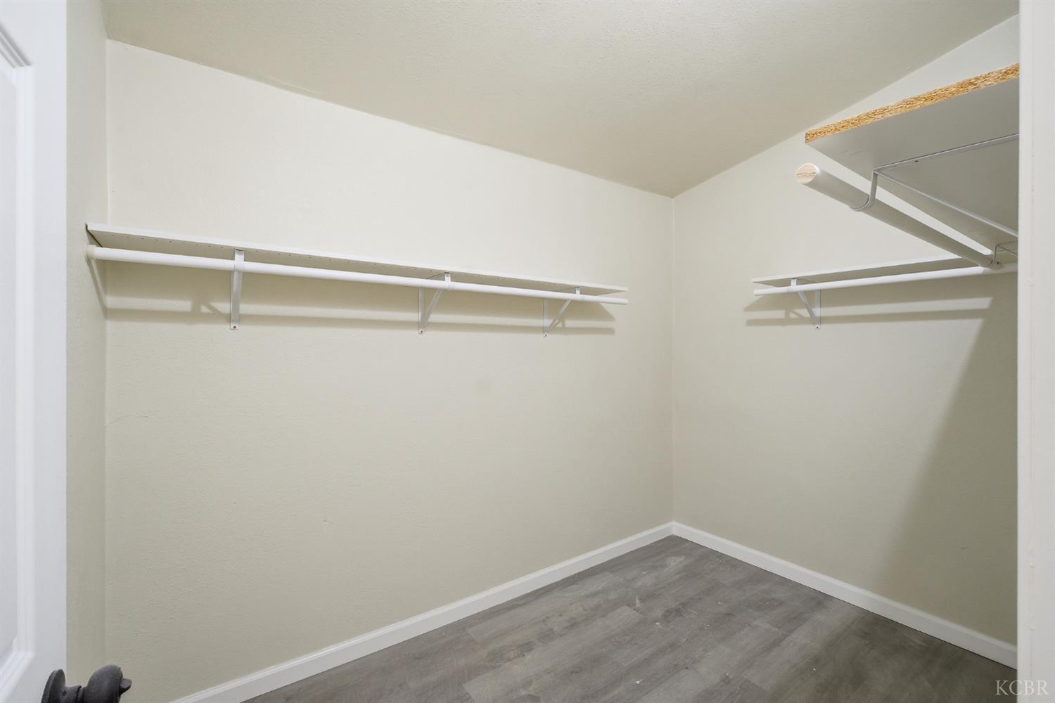 121 E Elm St E, Hanford, CA 93230