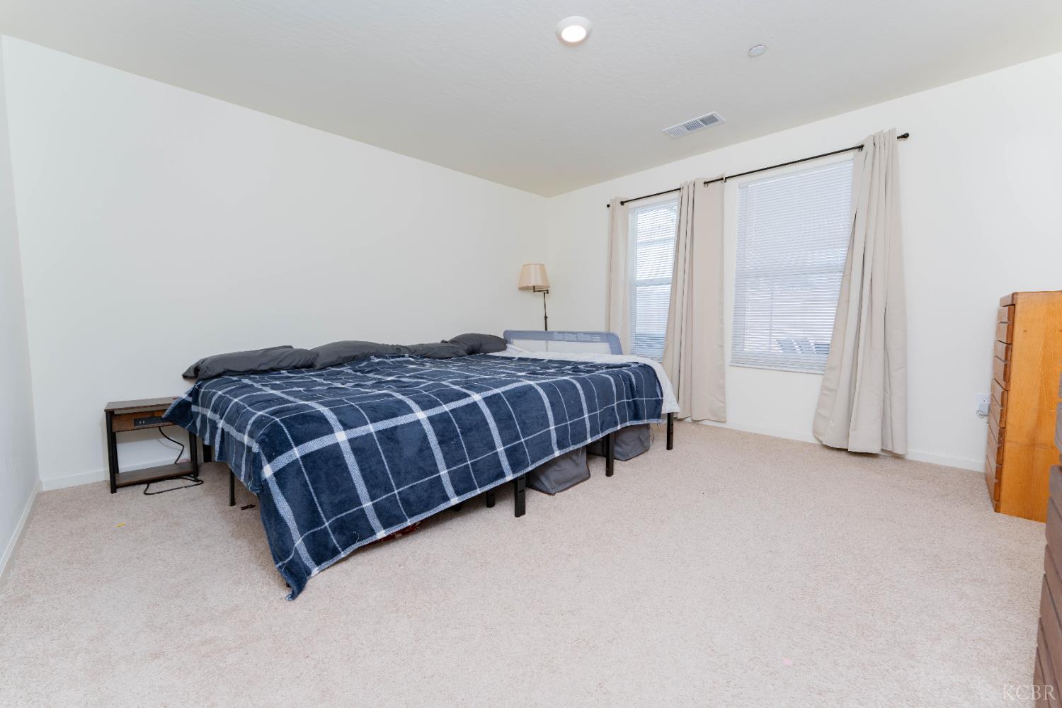 563 BLUE RIDGE St, Tulare, CA 93274