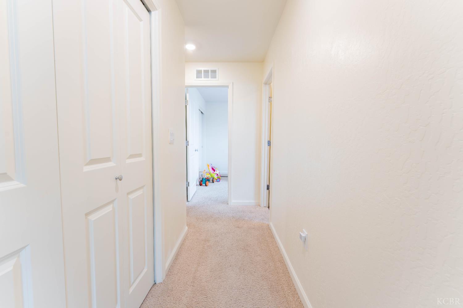 563 BLUE RIDGE St, Tulare, CA 93274