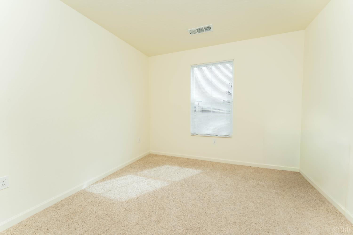 563 BLUE RIDGE St, Tulare, CA 93274