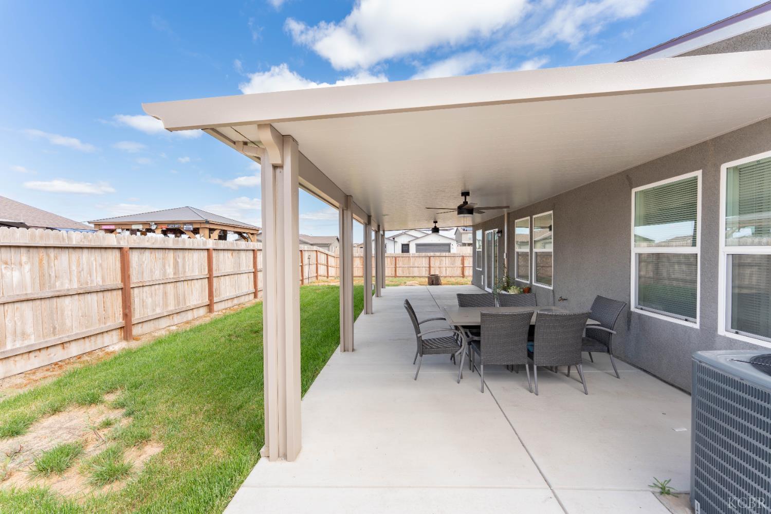 563 BLUE RIDGE St, Tulare, CA 93274