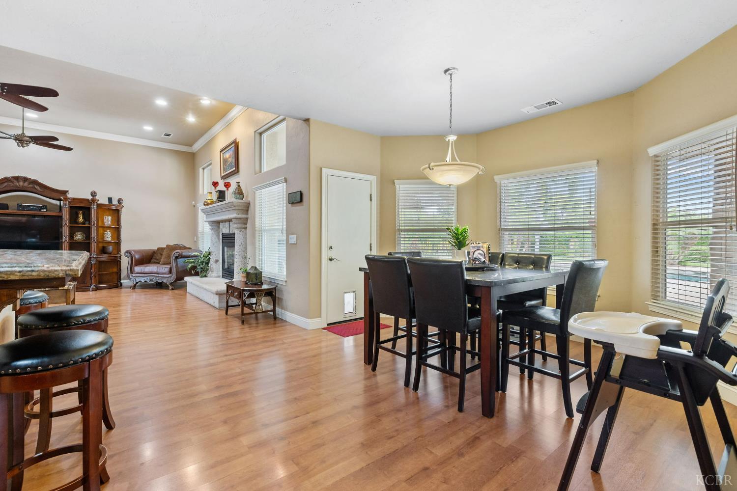 1928 S Shirk Rd S, Visalia, CA 93277