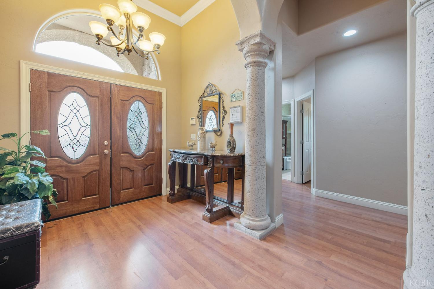 1928 S Shirk Rd S, Visalia, CA 93277