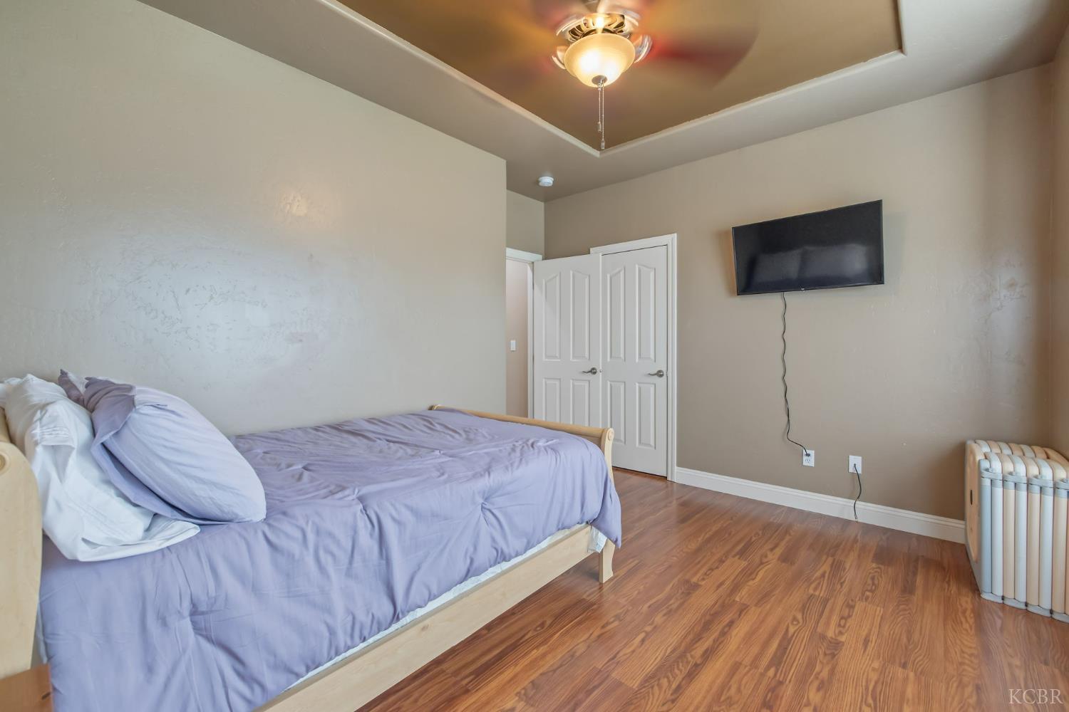 1928 S Shirk Rd S, Visalia, CA 93277