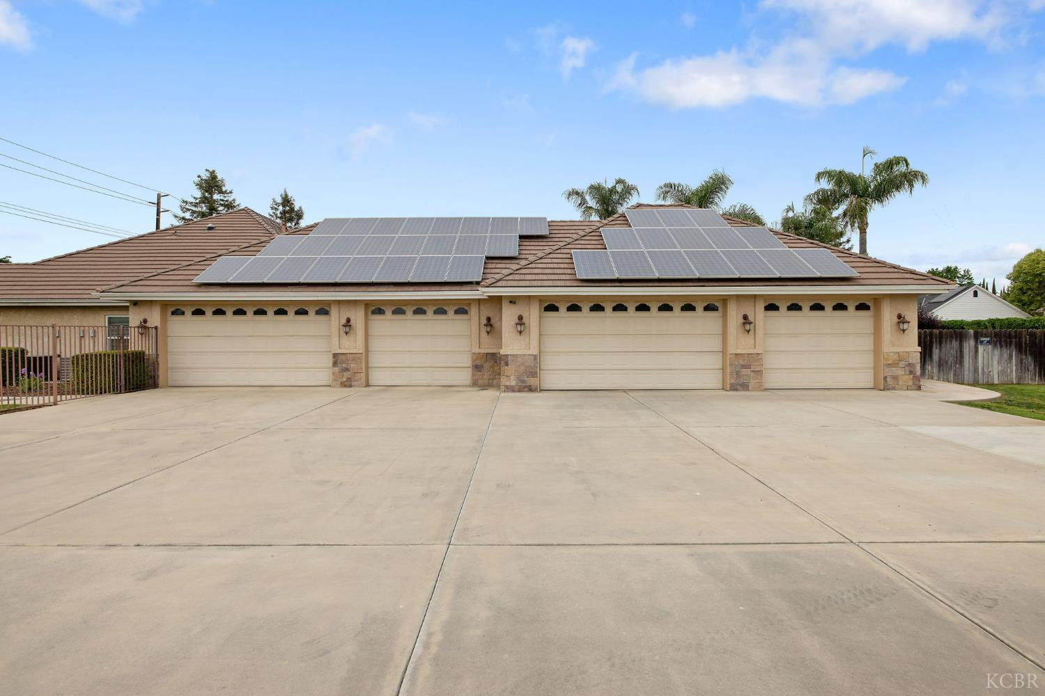 1928 S Shirk Rd S, Visalia, CA 93277