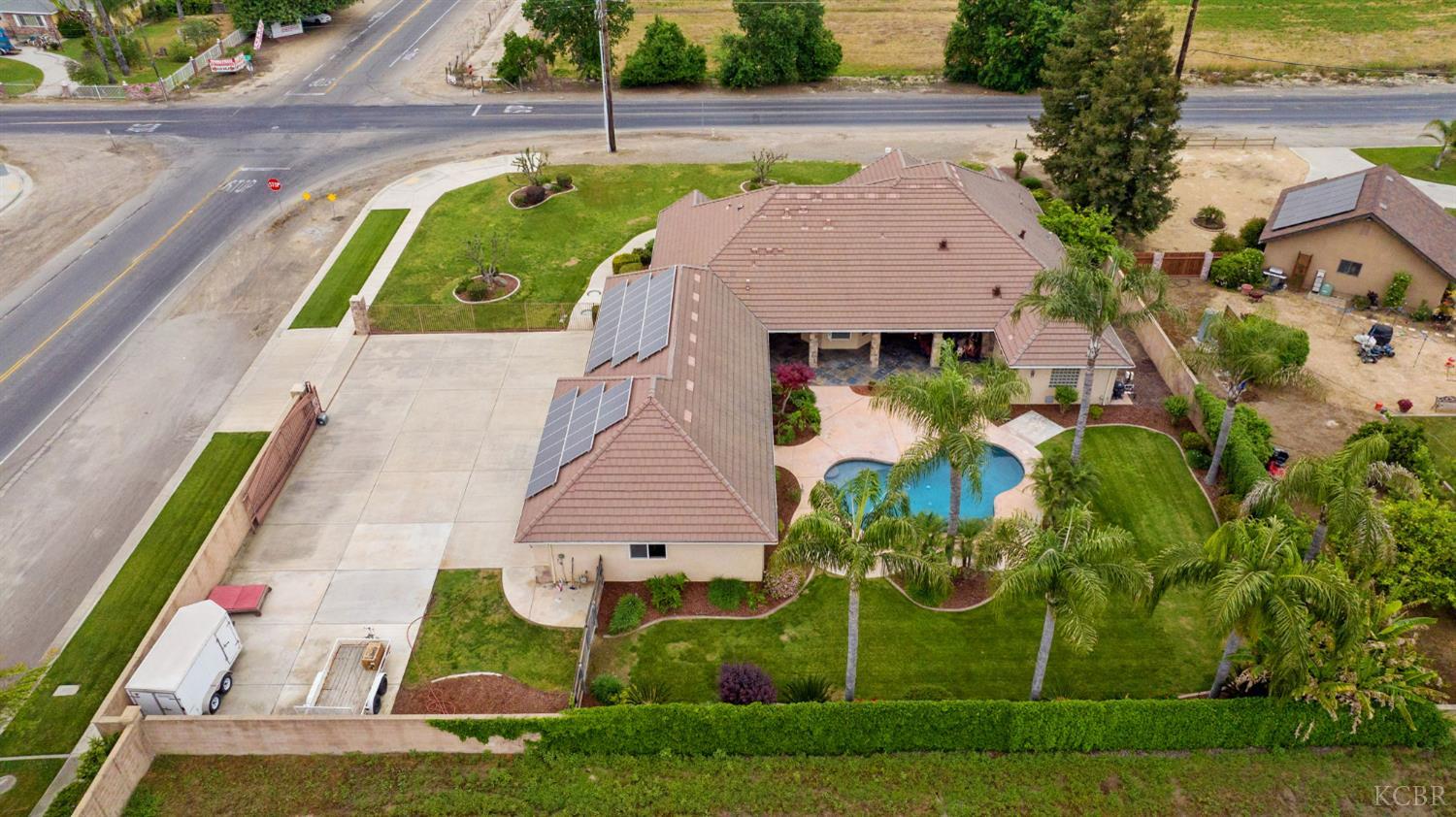 1928 S Shirk Rd S, Visalia, CA 93277