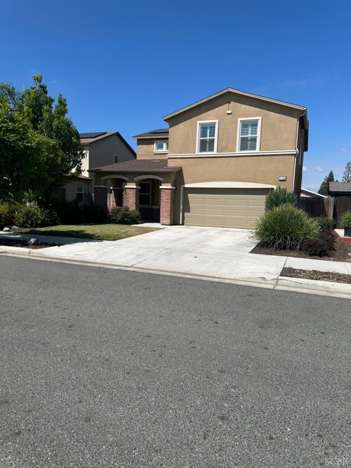 3728 E Kaweah Ave, Visalia, CA 93292