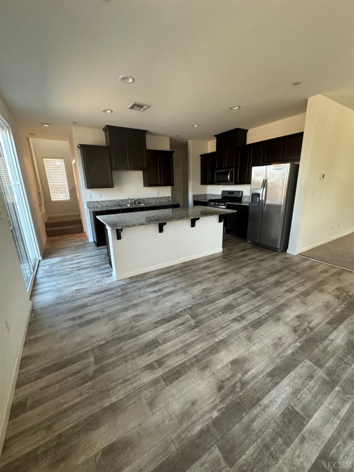 3728 E Kaweah Ave, Visalia, CA 93292