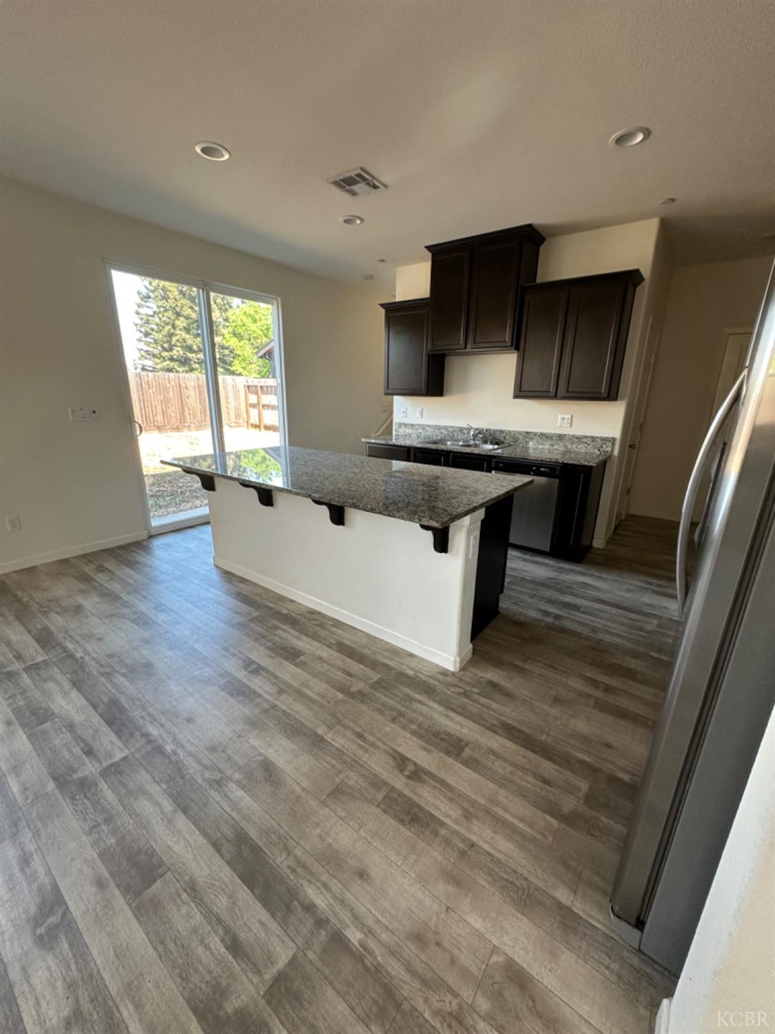 3728 E Kaweah Ave, Visalia, CA 93292