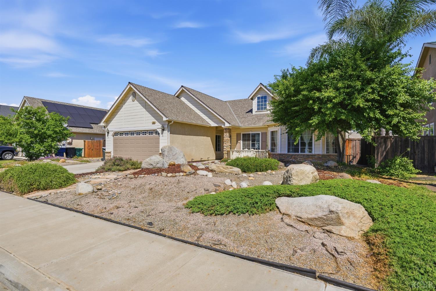 1588 Muscat Pl, Hanford, CA 93230