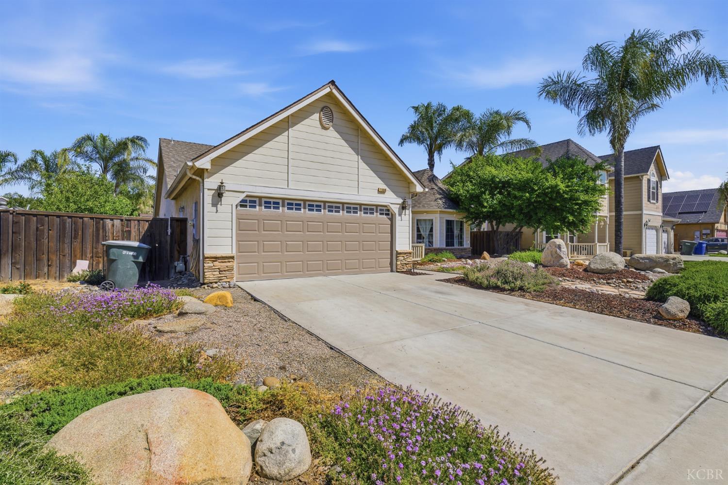 1588 Muscat Pl, Hanford, CA 93230