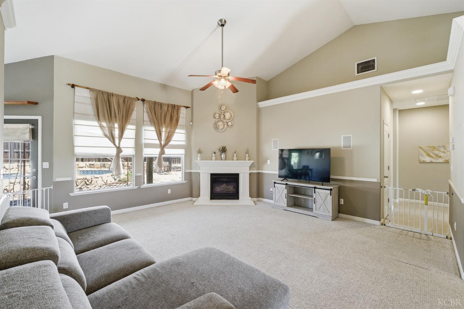 1588 Muscat Pl, Hanford, CA 93230