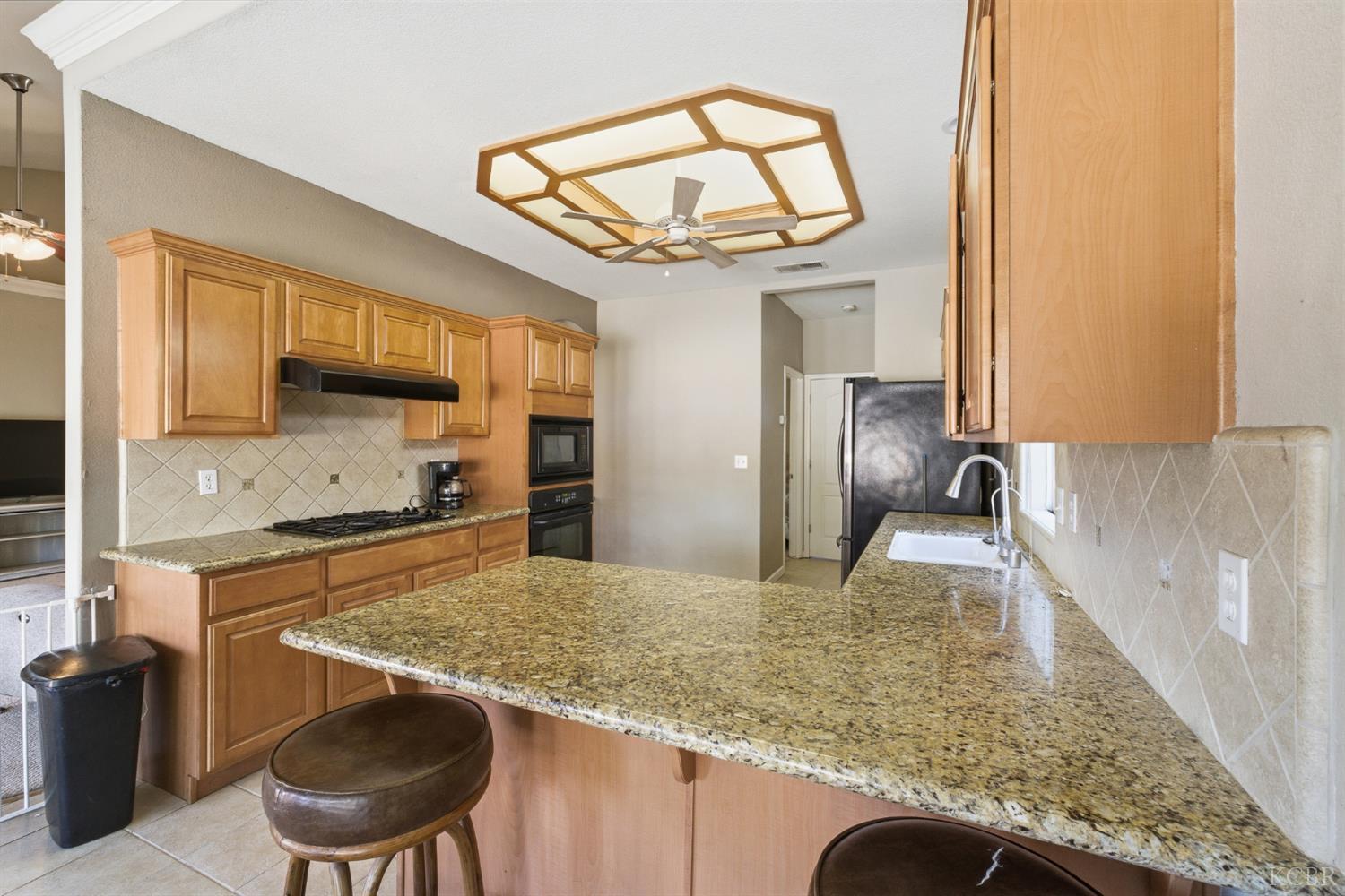 1588 Muscat Pl, Hanford, CA 93230