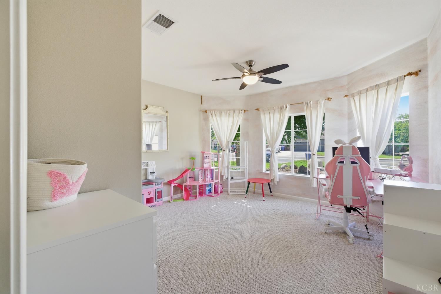 1588 Muscat Pl, Hanford, CA 93230