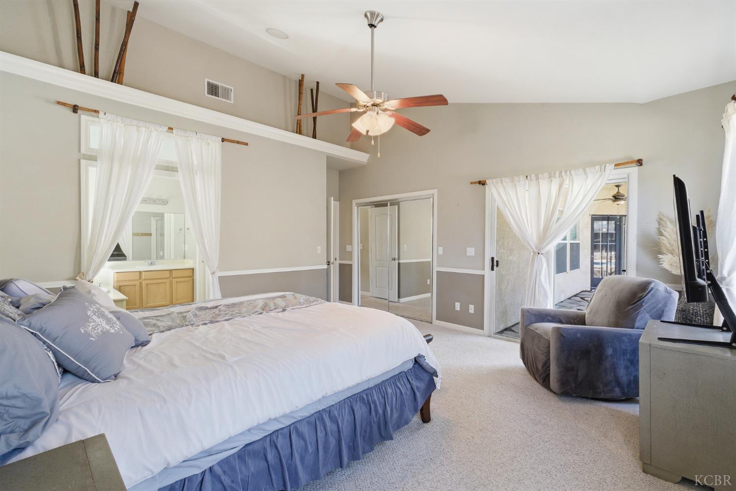 1588 Muscat Pl, Hanford, CA 93230