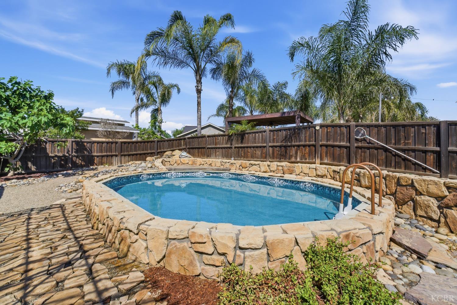 1588 Muscat Pl, Hanford, CA 93230