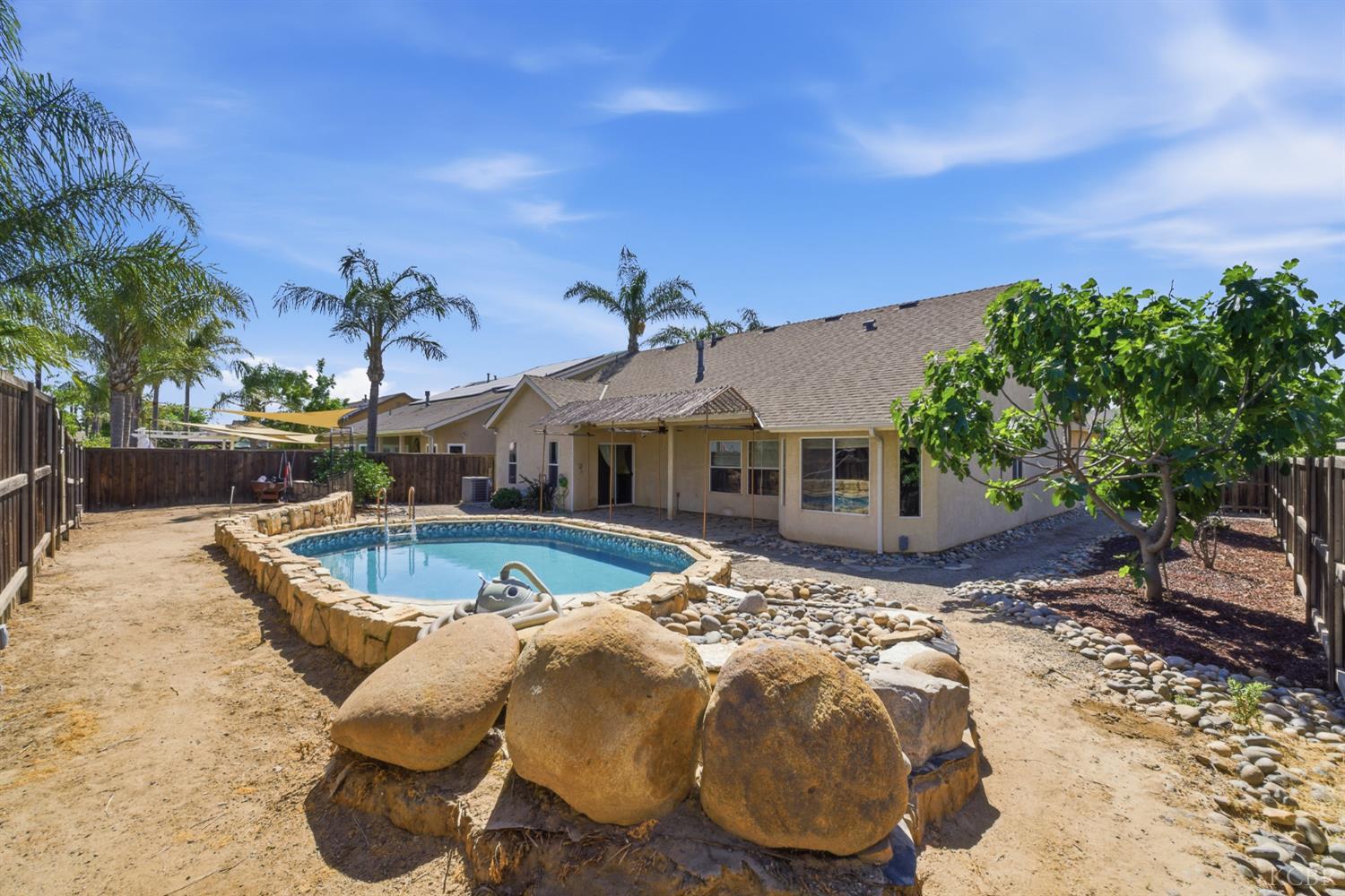 1588 Muscat Pl, Hanford, CA 93230