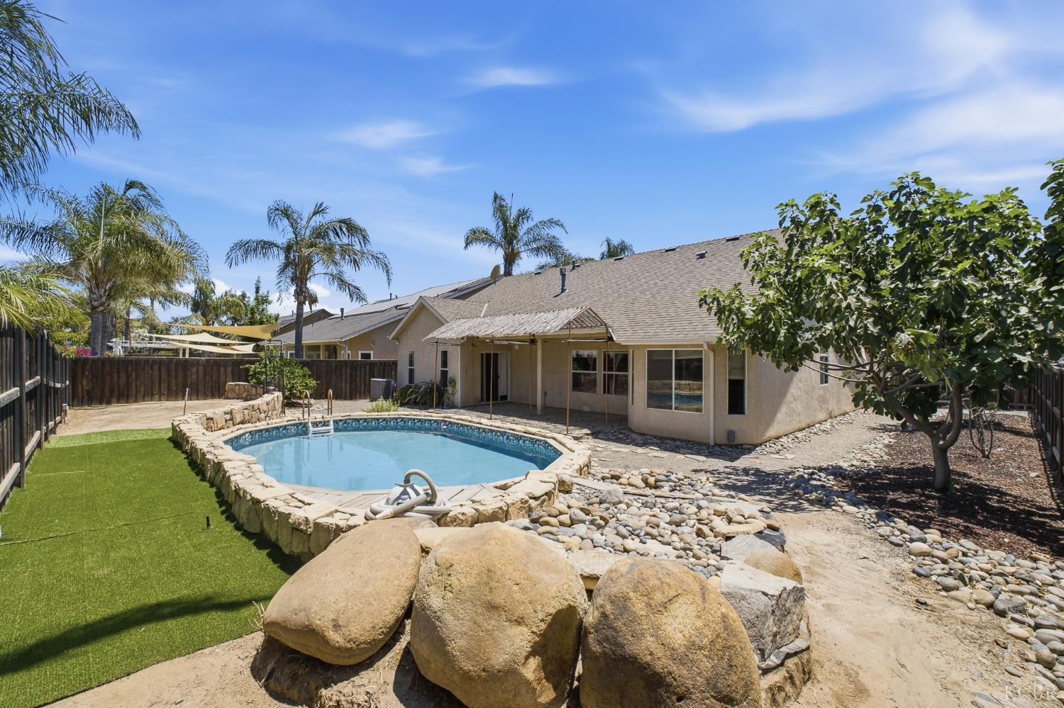 1588 Muscat Pl, Hanford, CA 93230
