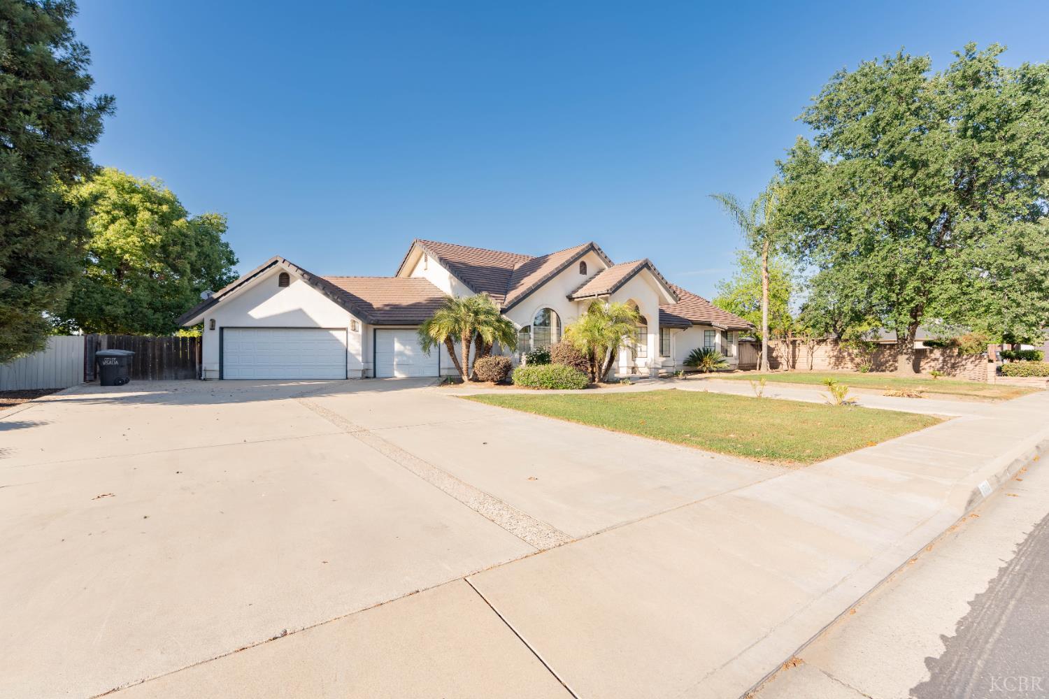 3714 W Woodside Ave, Visalia, CA 93291