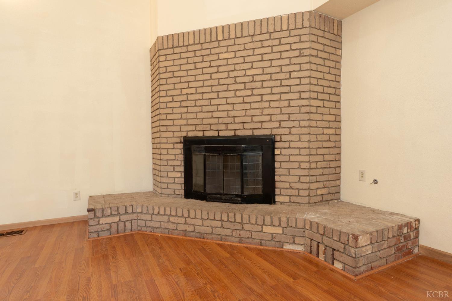 3714 W Woodside Ave, Visalia, CA 93291