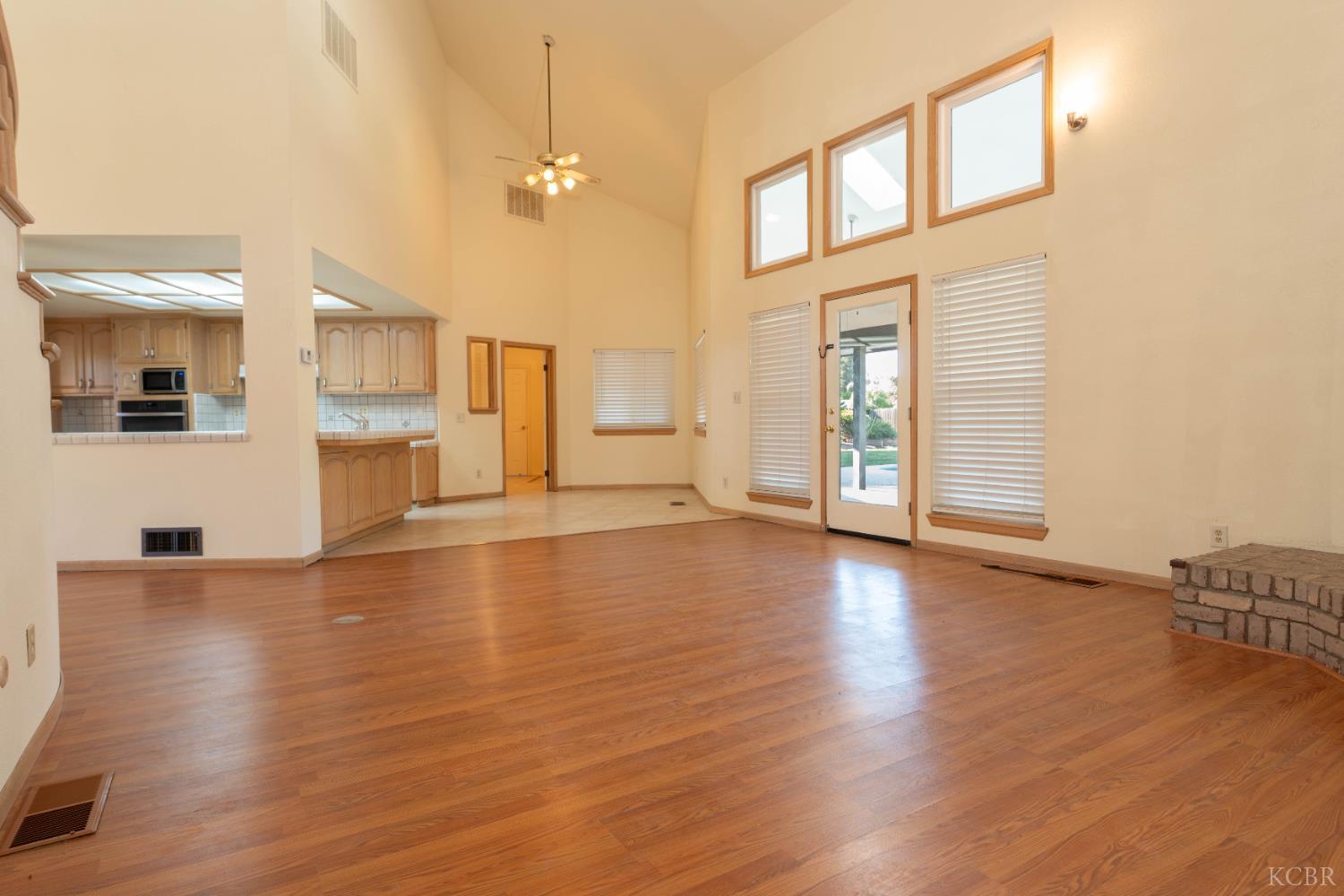 3714 W Woodside Ave, Visalia, CA 93291