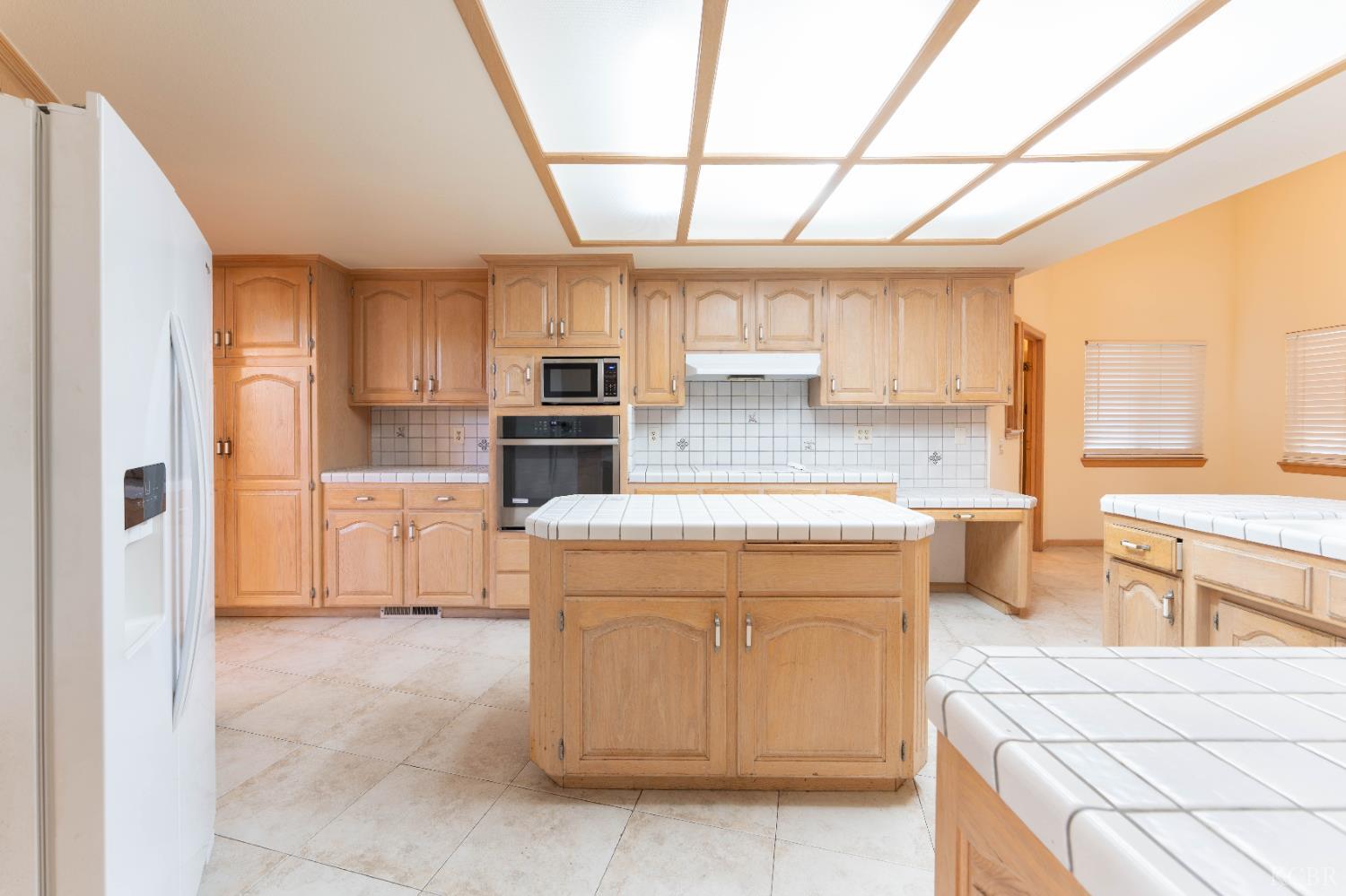 3714 W Woodside Ave, Visalia, CA 93291