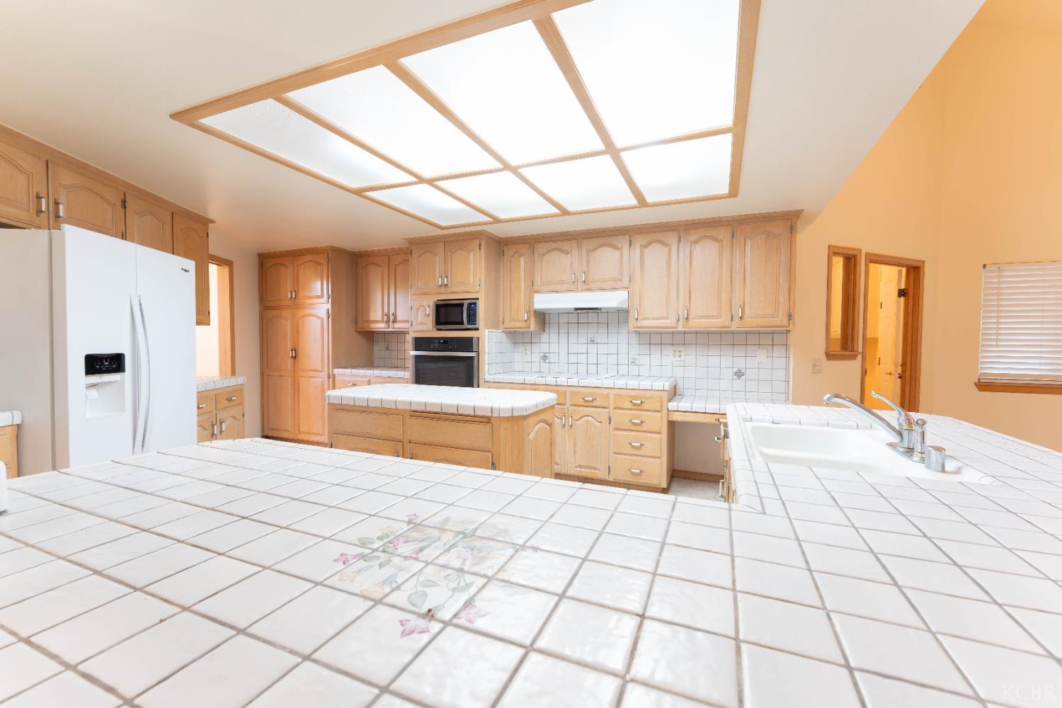 3714 W Woodside Ave, Visalia, CA 93291