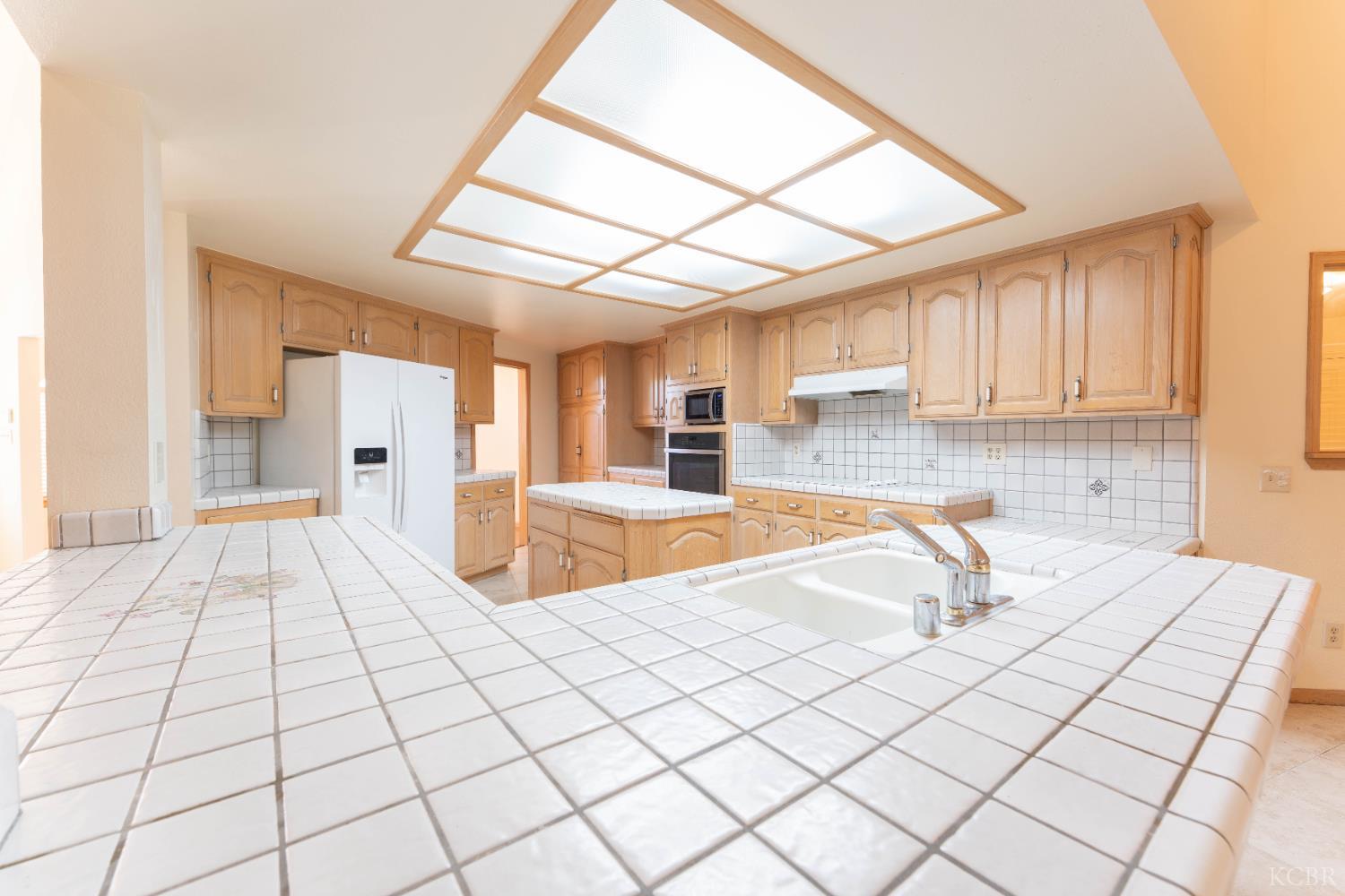 3714 W Woodside Ave, Visalia, CA 93291