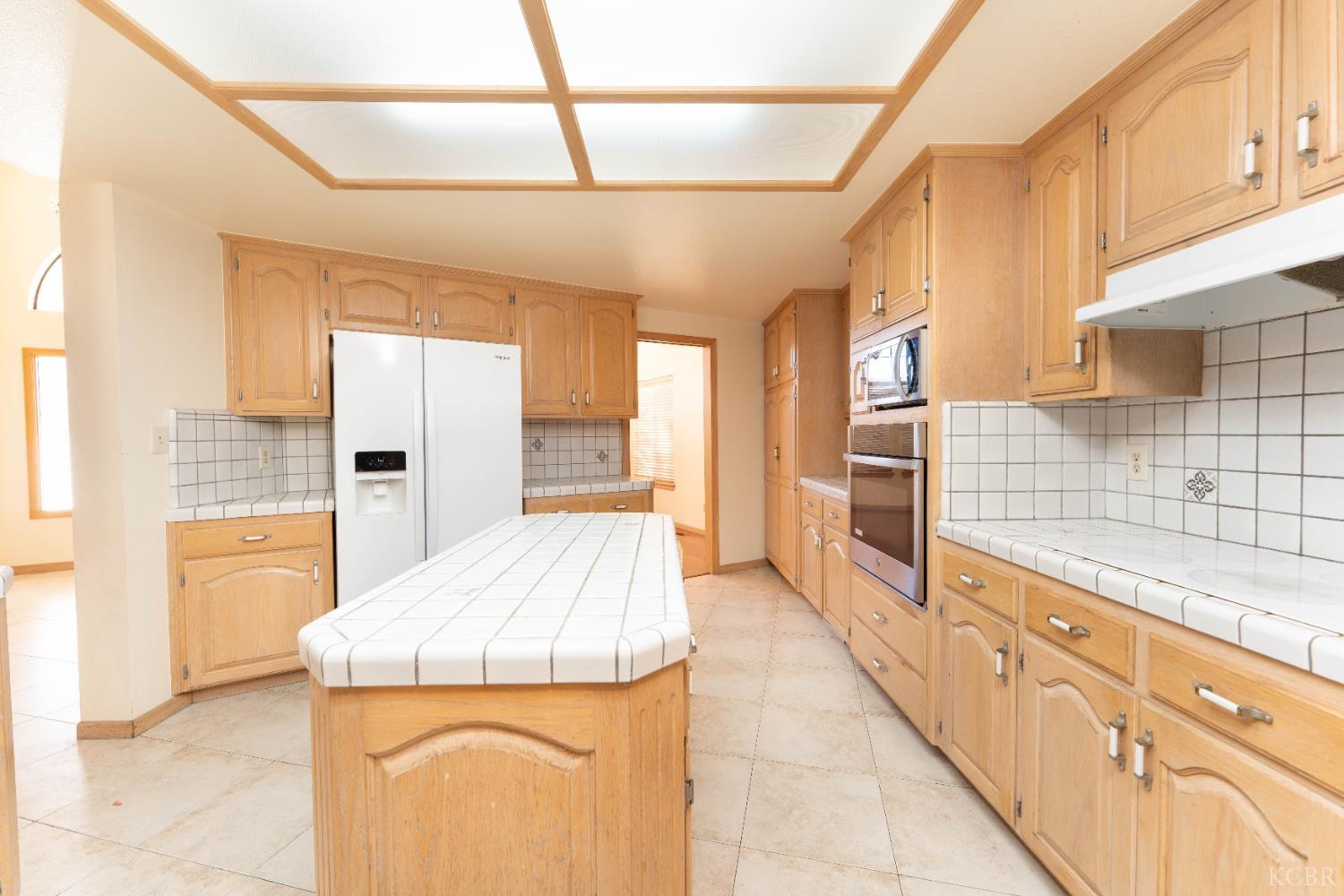 3714 W Woodside Ave, Visalia, CA 93291