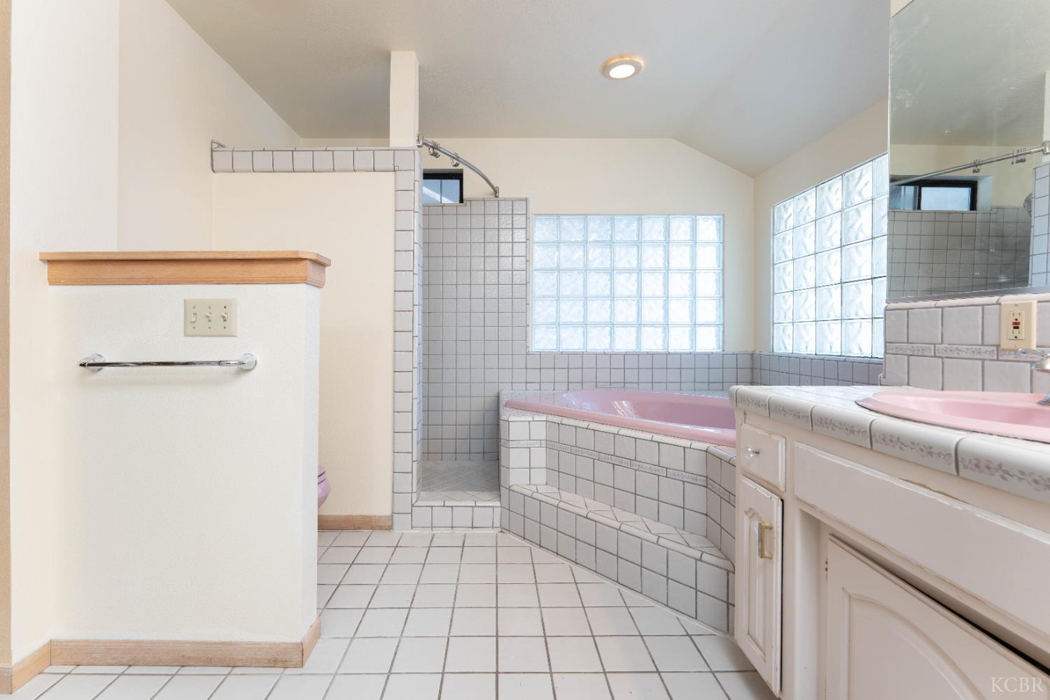 3714 W Woodside Ave, Visalia, CA 93291