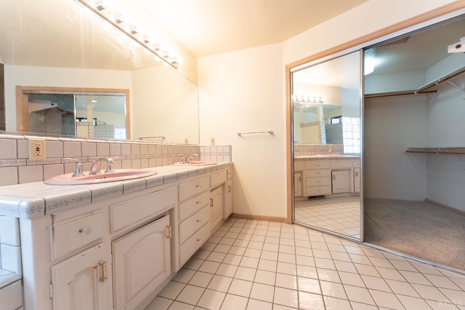 3714 W Woodside Ave, Visalia, CA 93291