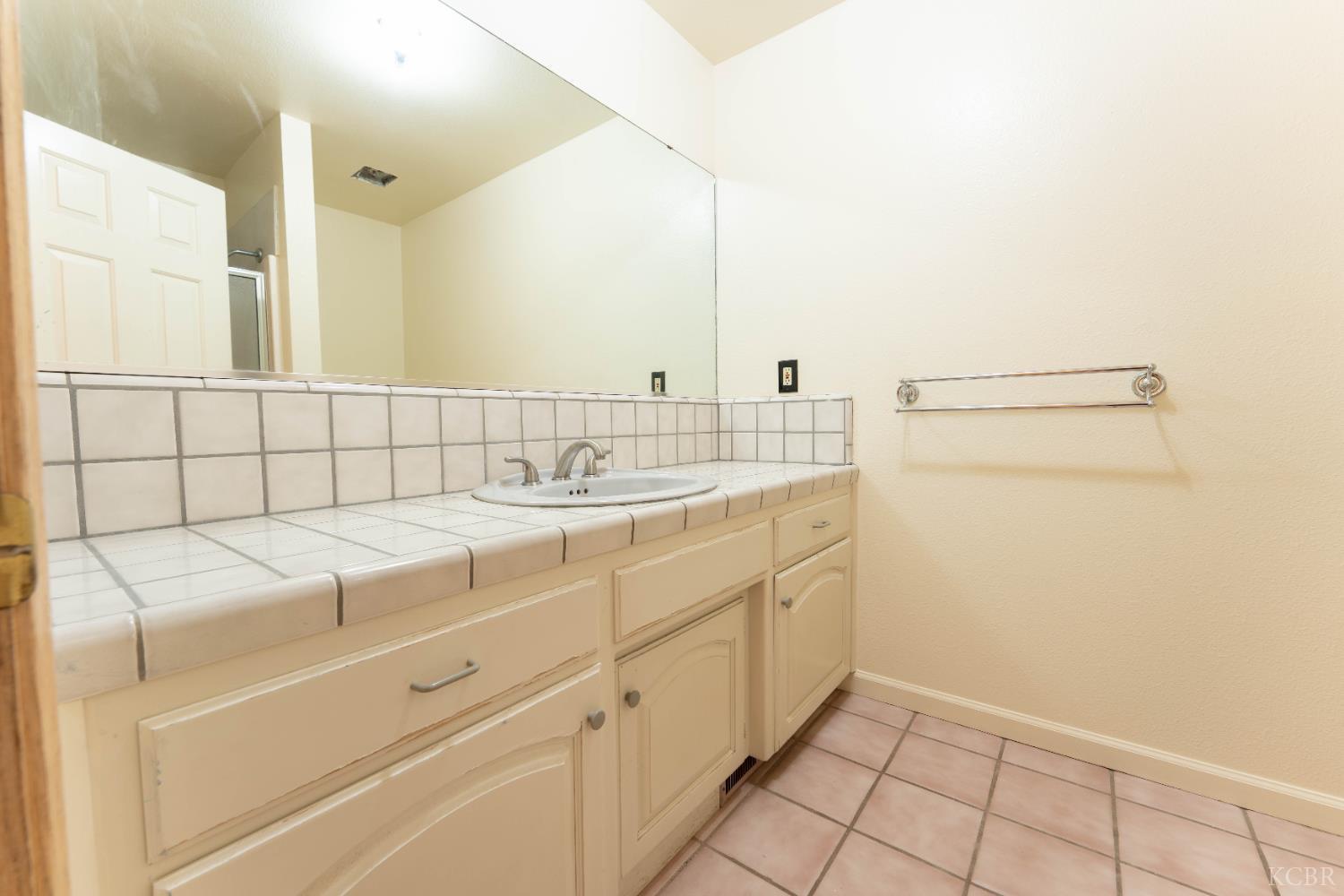 3714 W Woodside Ave, Visalia, CA 93291