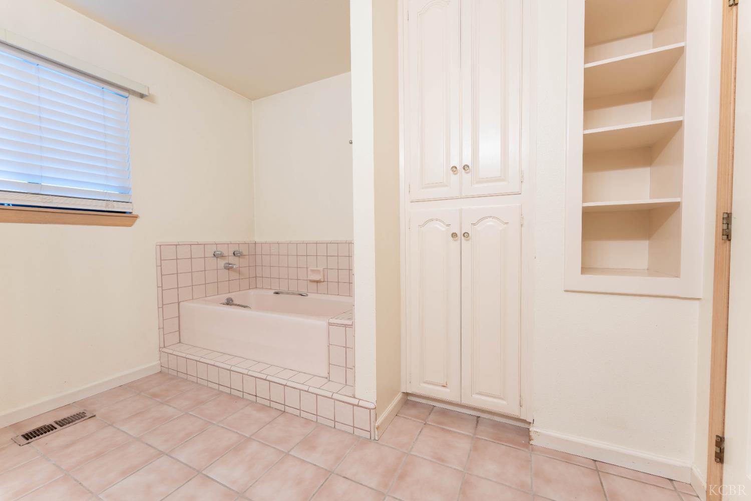 3714 W Woodside Ave, Visalia, CA 93291