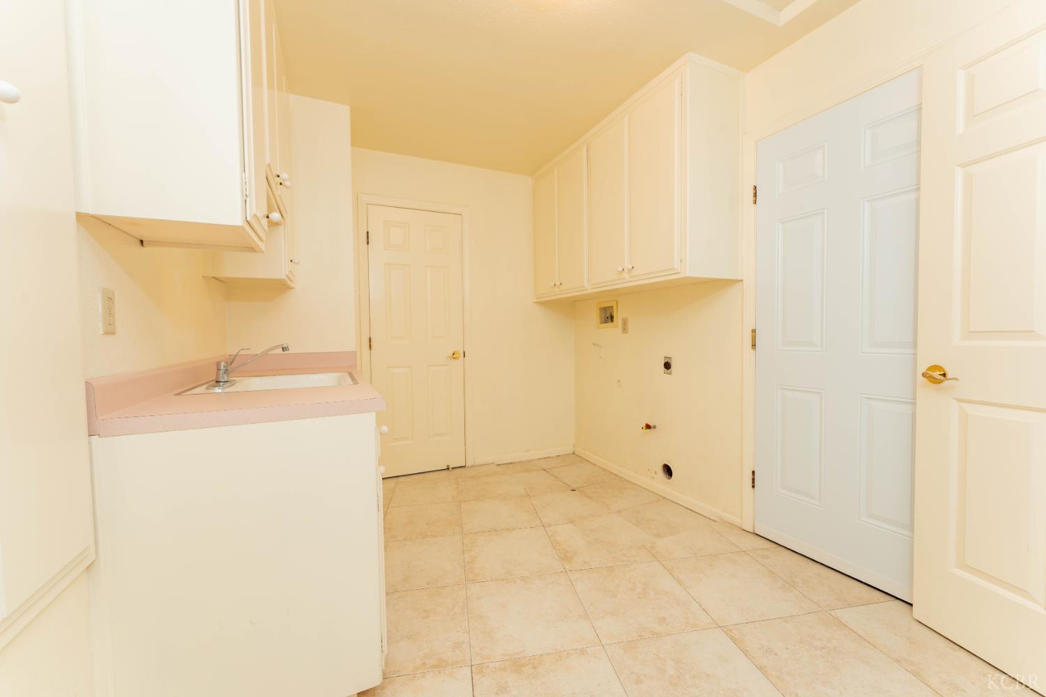 3714 W Woodside Ave, Visalia, CA 93291