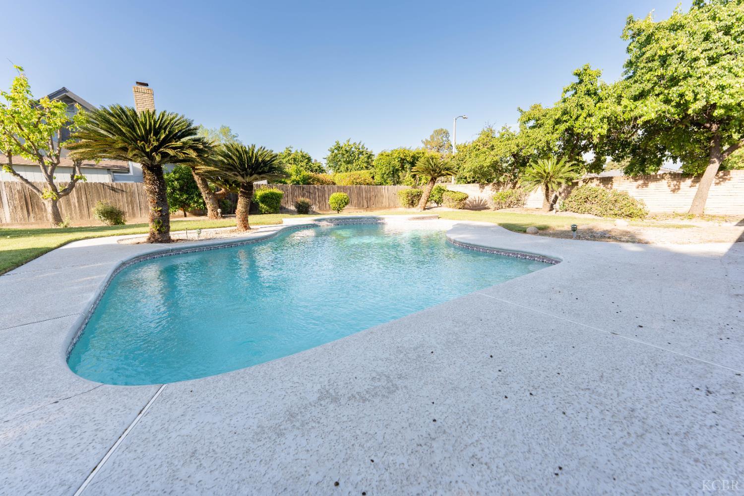 3714 W Woodside Ave, Visalia, CA 93291