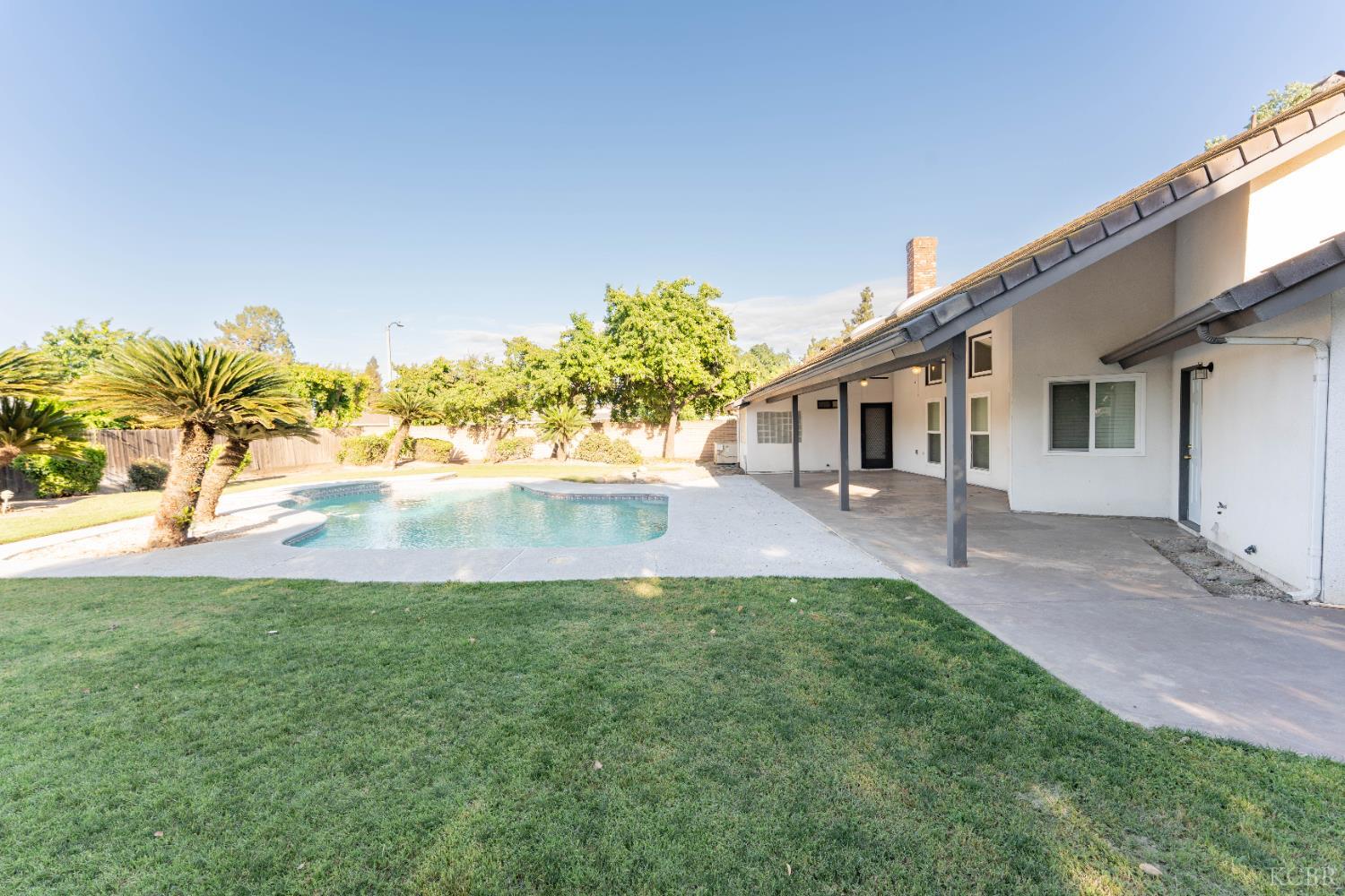 3714 W Woodside Ave, Visalia, CA 93291