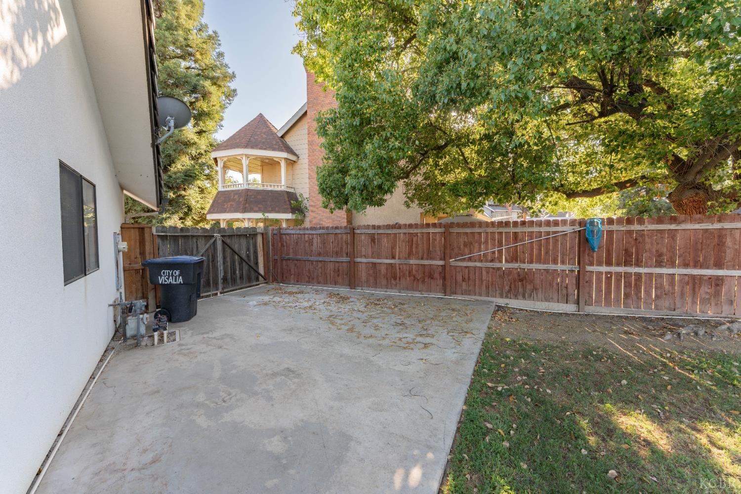 3714 W Woodside Ave, Visalia, CA 93291