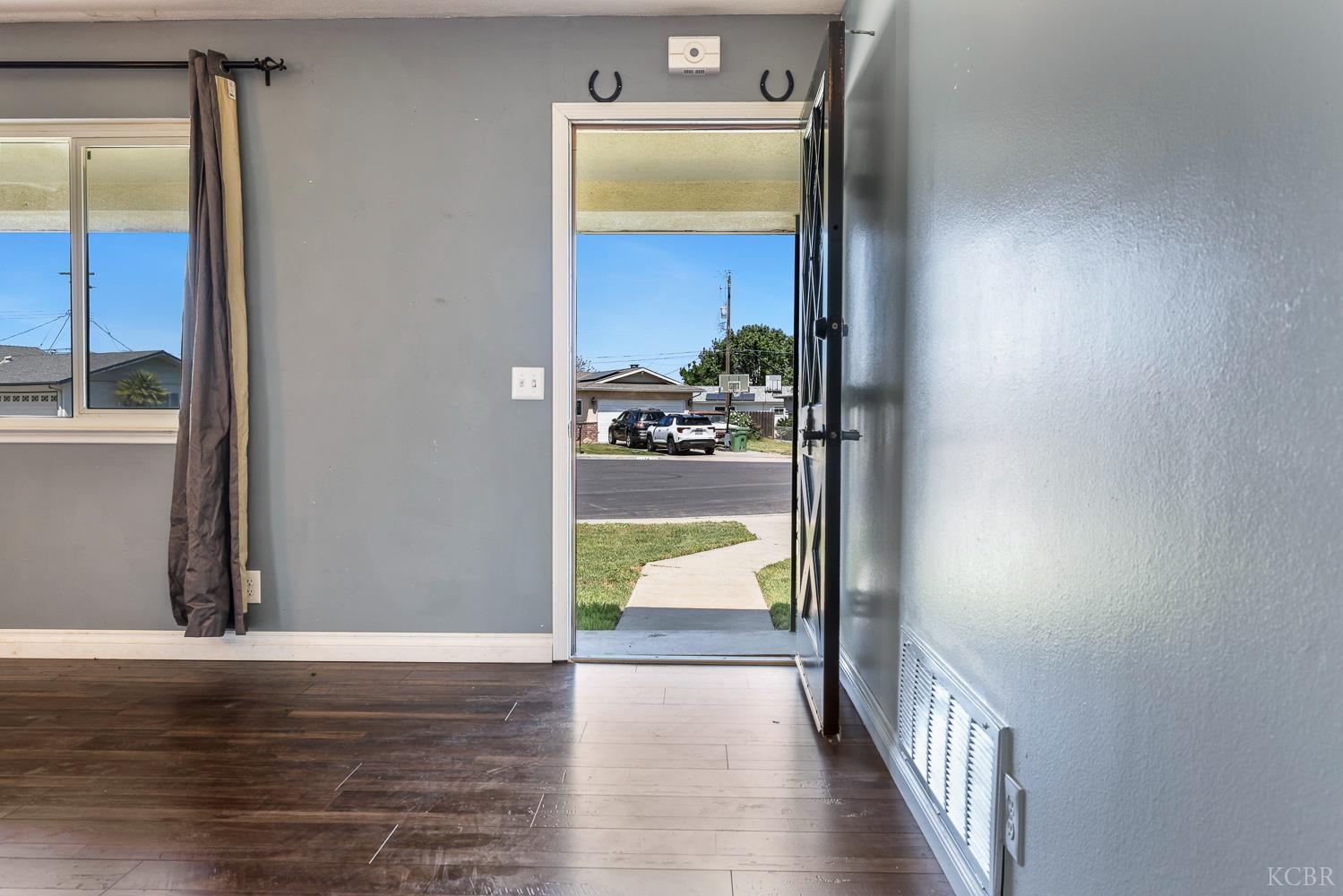 125 E Deodar Ln, Lemoore, CA 93245