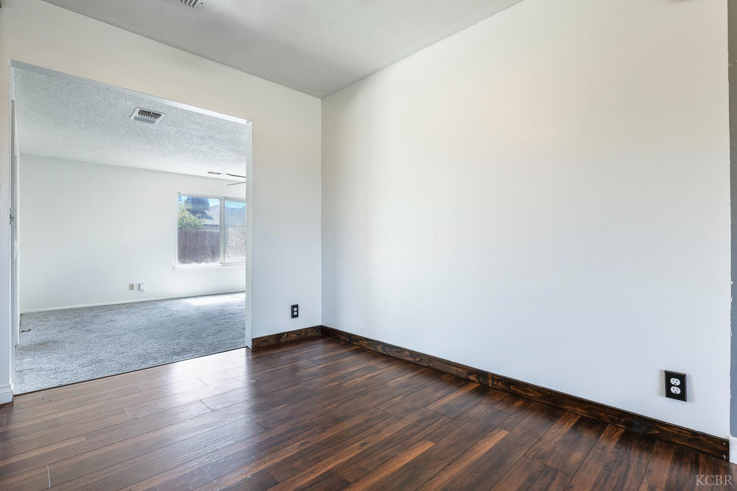 125 E Deodar Ln, Lemoore, CA 93245