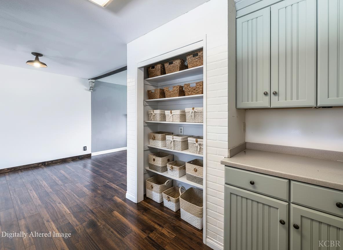 125 E Deodar Ln, Lemoore, CA 93245