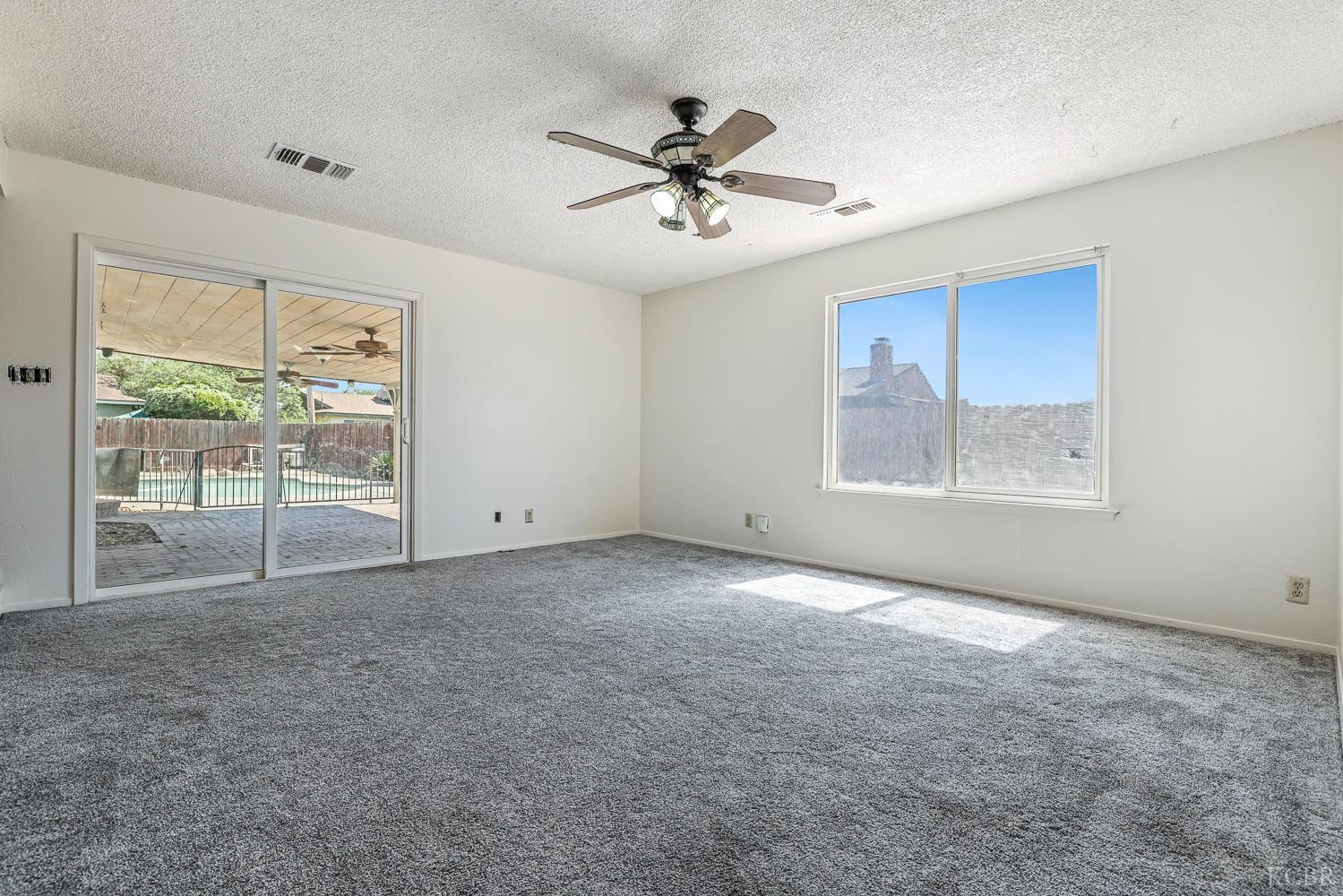 125 E Deodar Ln, Lemoore, CA 93245