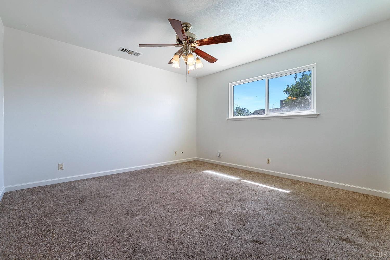 125 E Deodar Ln, Lemoore, CA 93245