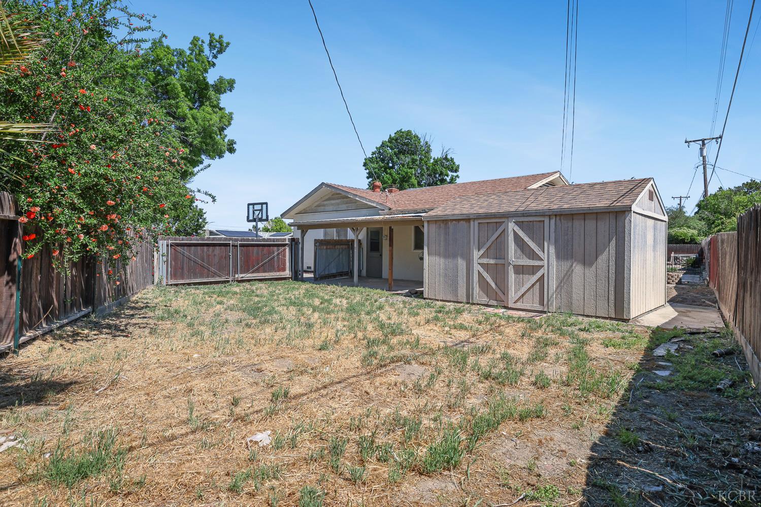 125 E Deodar Ln, Lemoore, CA 93245