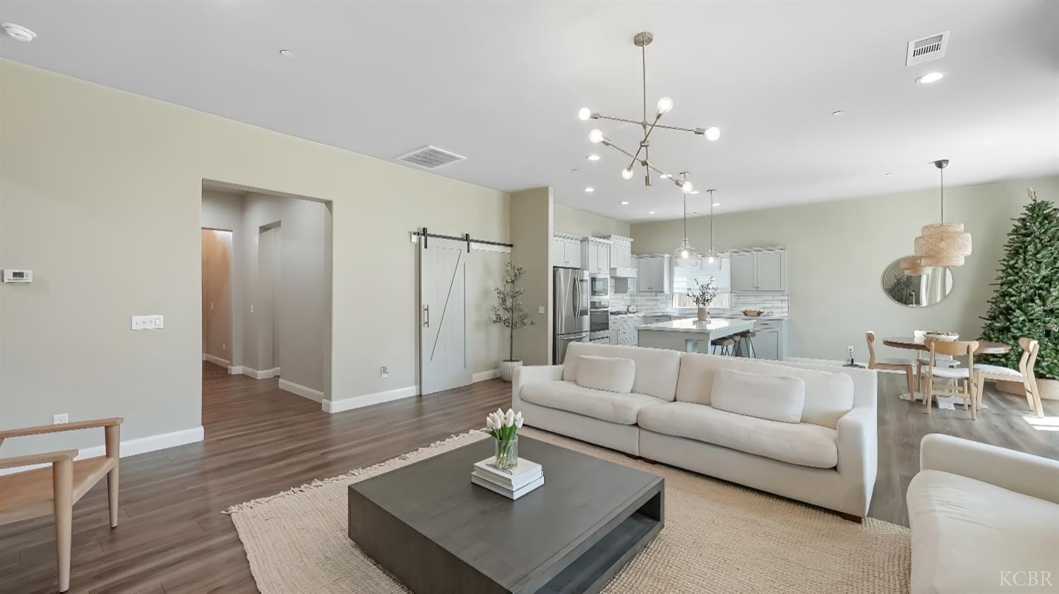 2067 Mount Stewart Ave, Tulare, CA 93274