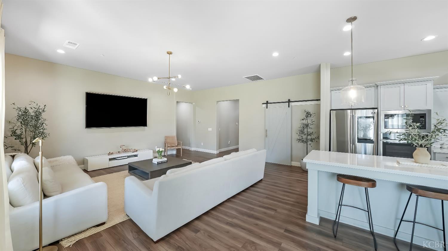 2067 Mount Stewart Ave, Tulare, CA 93274