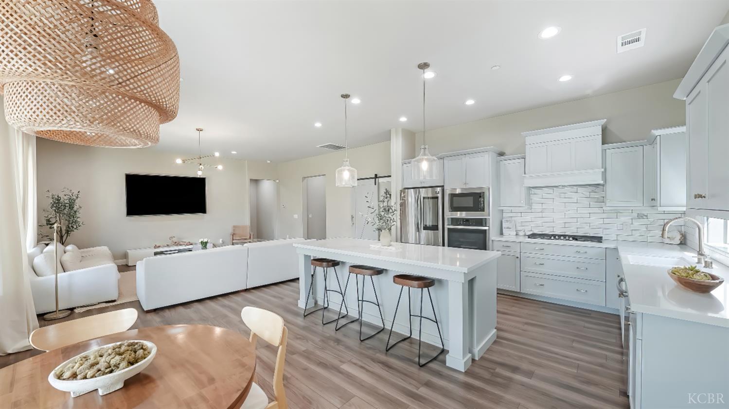 2067 Mount Stewart Ave, Tulare, CA 93274