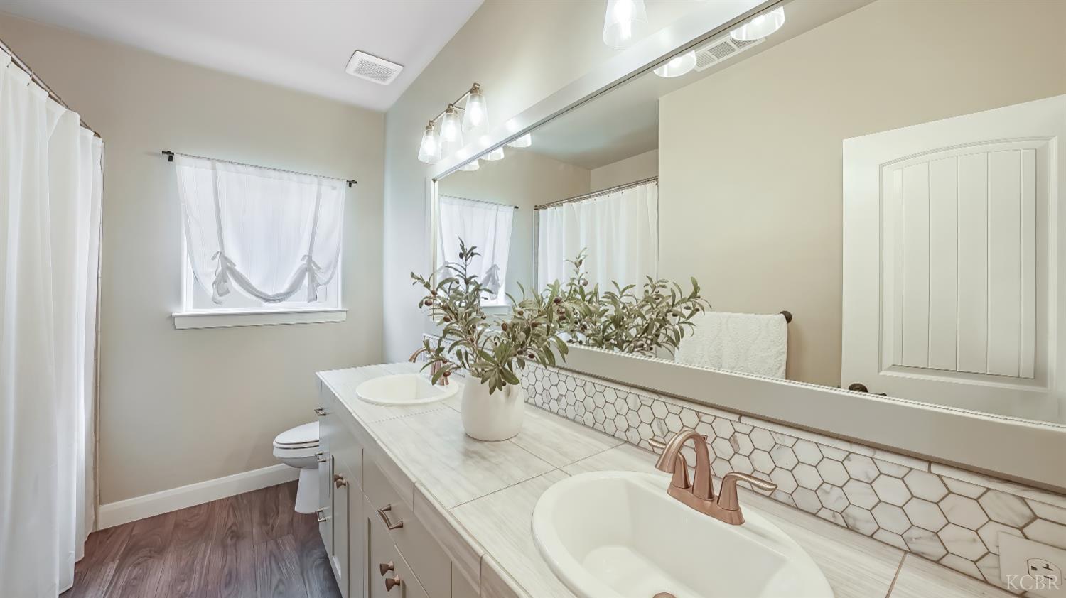 2067 Mount Stewart Ave, Tulare, CA 93274