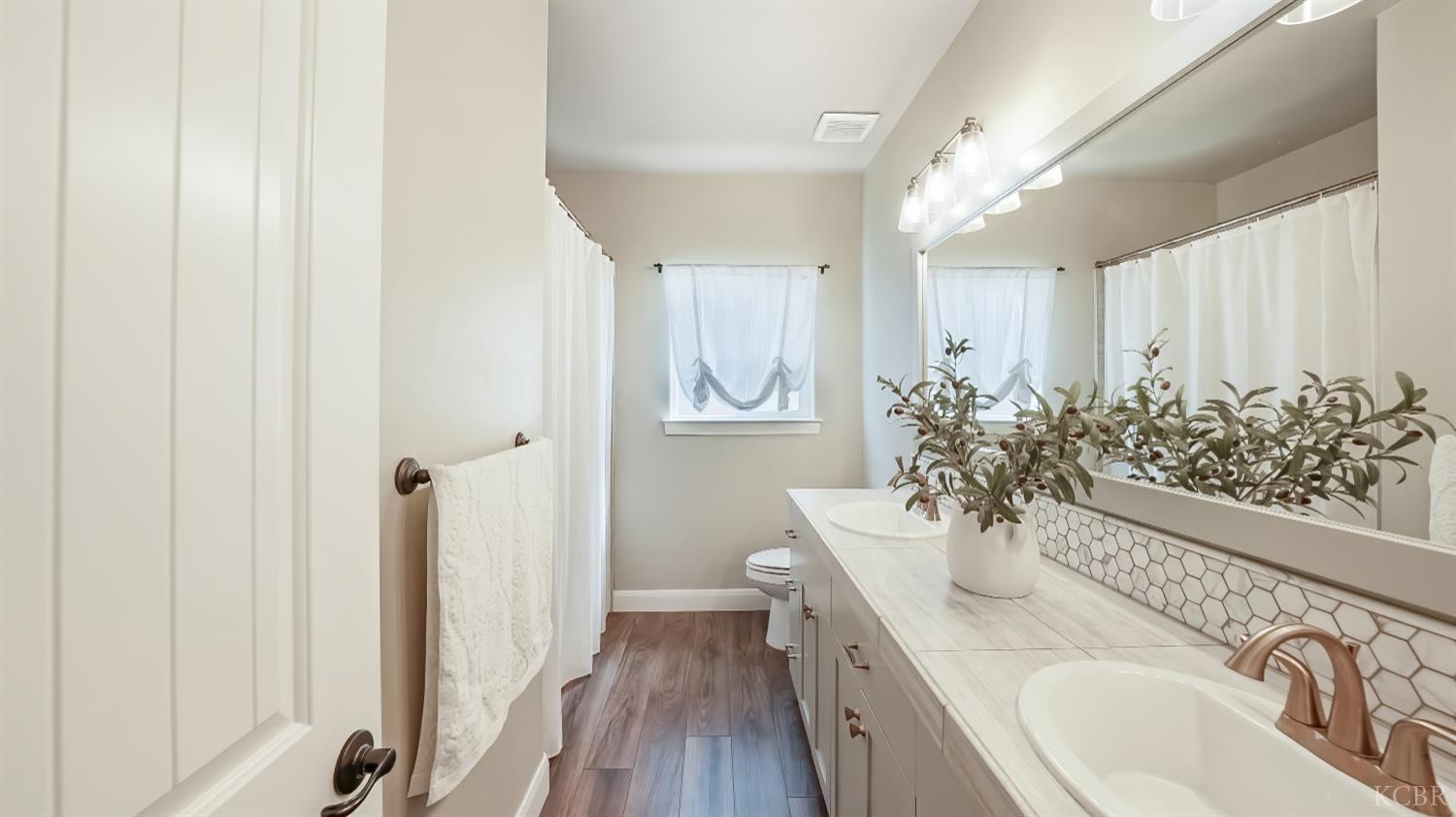 2067 Mount Stewart Ave, Tulare, CA 93274